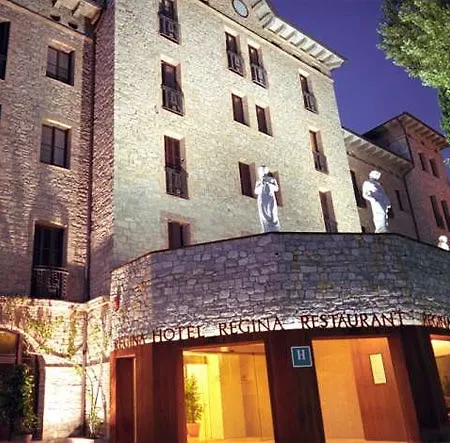 Regina Artdeco ホテル 4*
