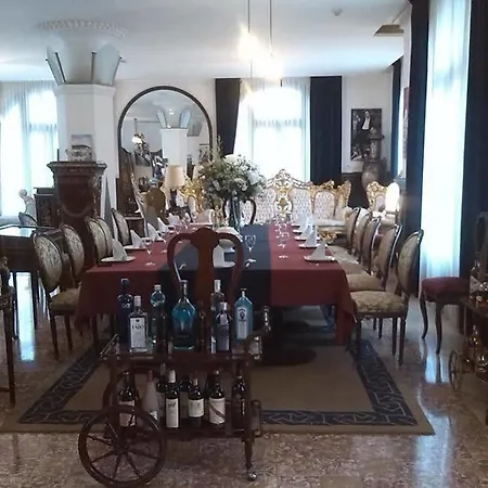 Hotel Regina Artdeco Tarragona